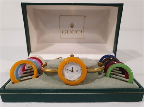 gucci uhr mit auswechselbaren ringen